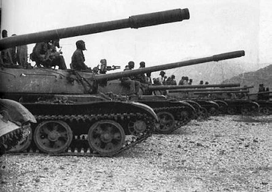 A column of Somali army tanks moves into the Ogaden region in 1977