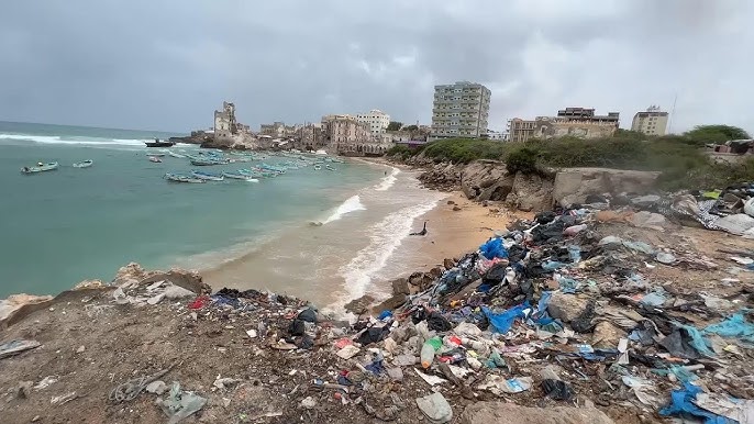 Pollution covering the coastline in Mogadishu