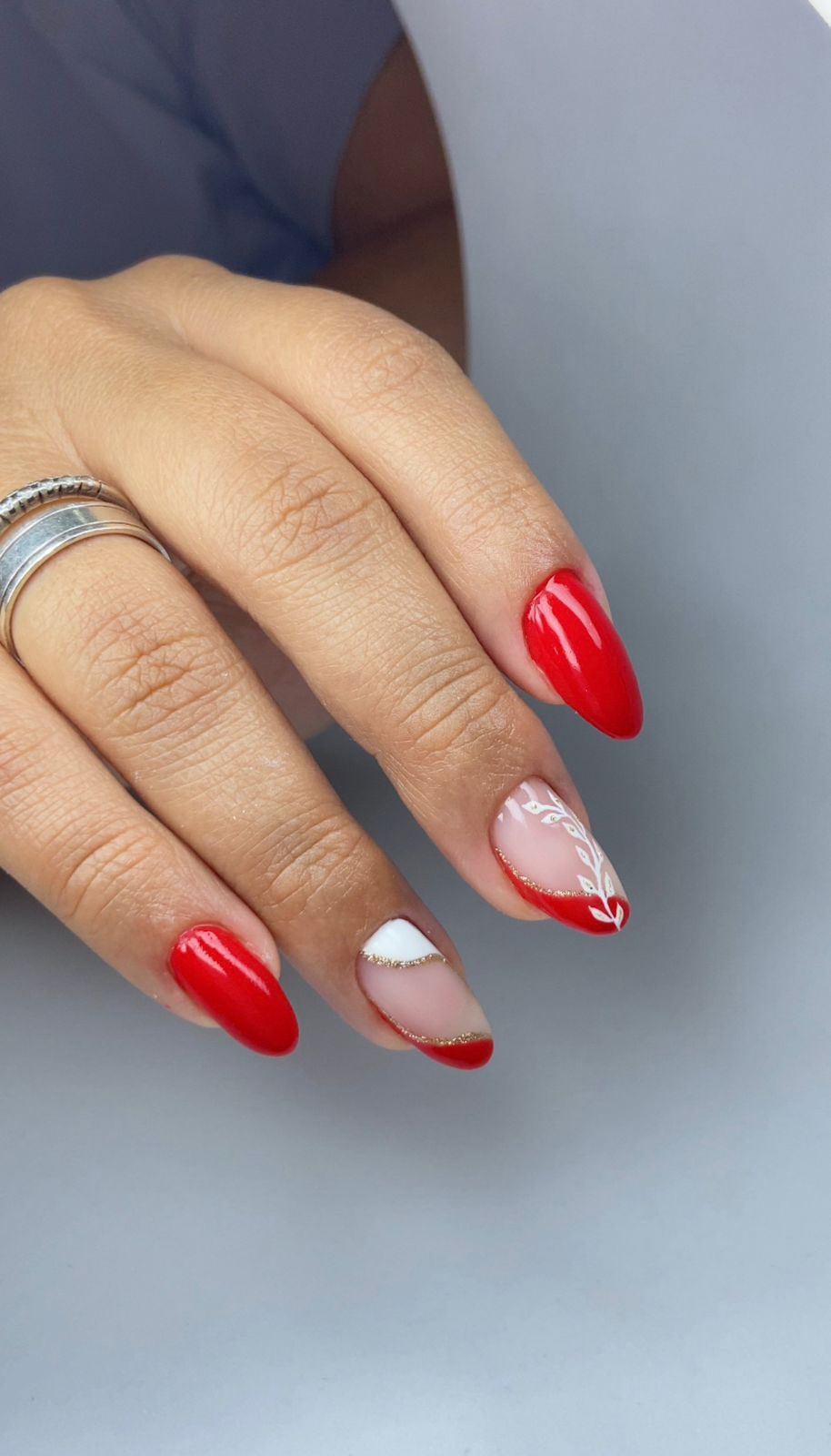 Nail art marrom floral