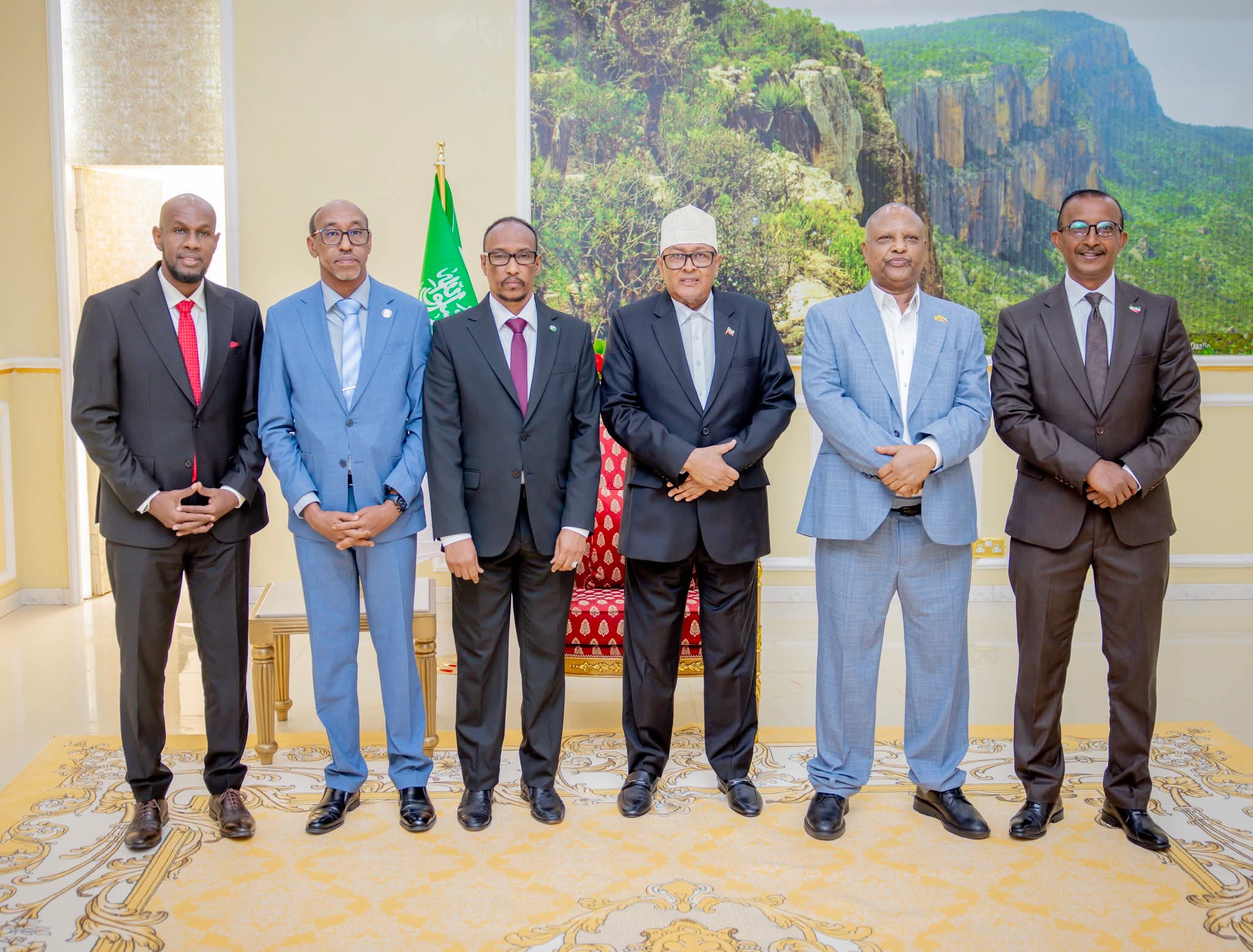 President Cirro meets with Djibouti's Commerce Minister Mohamed Warsame Dirieh at Presidential Palace