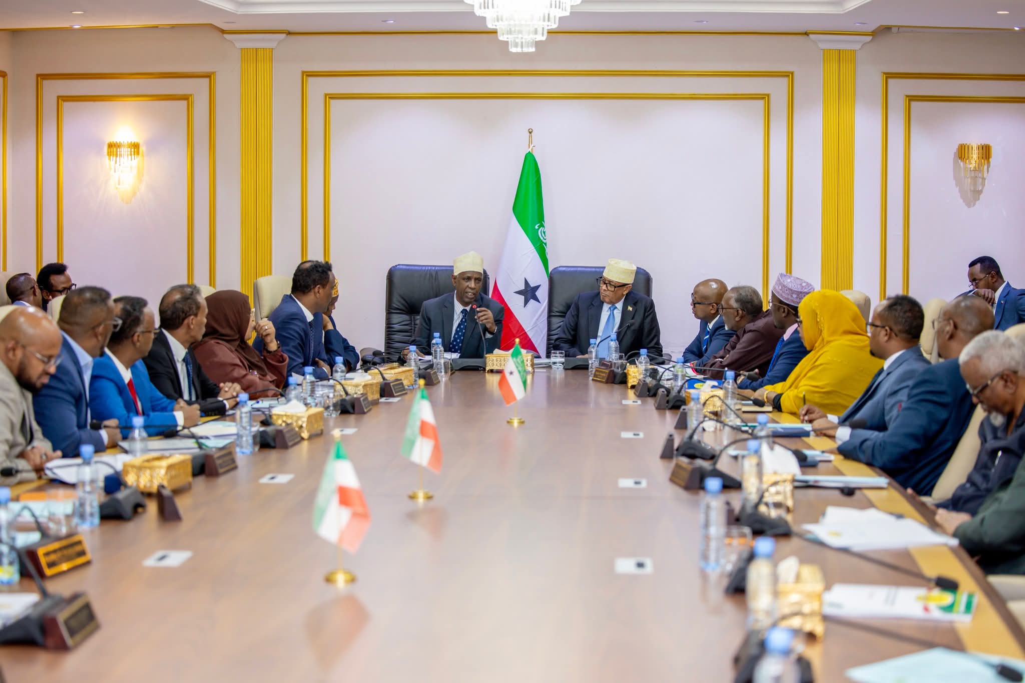 President Cirro chairs Cabinet session