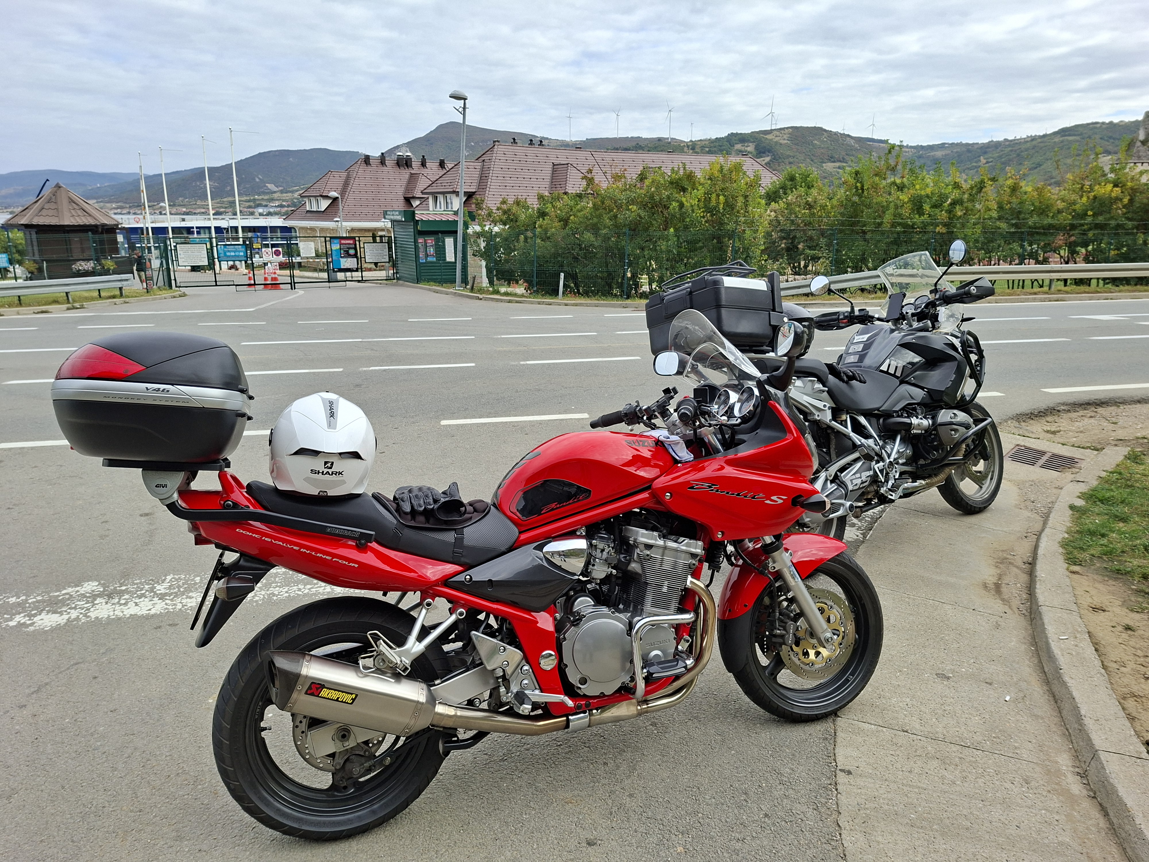 d9440f99-f5f3-4bab-b510-946f73951b95.jpg