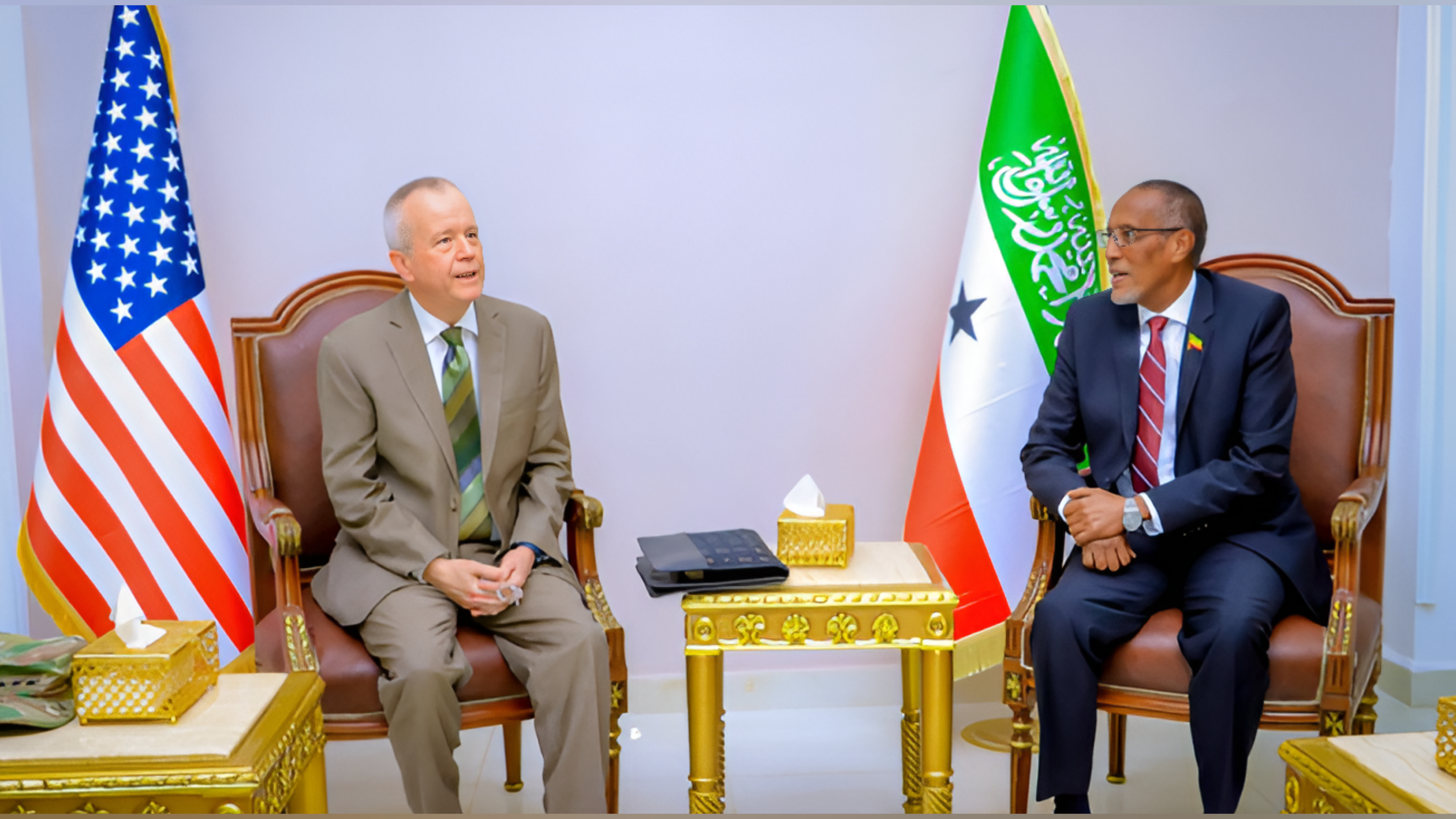 Larry André meets with former President Muse Bihi Abdi at Somaliland Presidency