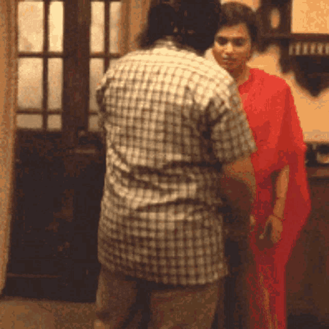 fdb32591-07ea-4b8d-8baa-672e484cc74b.gif